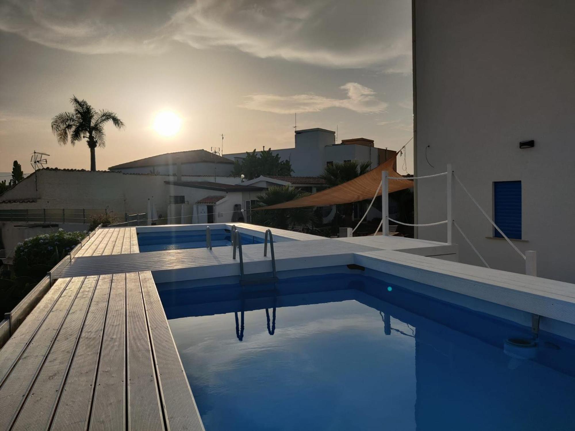 Pool Seaside Relais - Ville Ninfea, Marea, Rosa E Cassiopea Fontane Bianche Ngoại thất bức ảnh